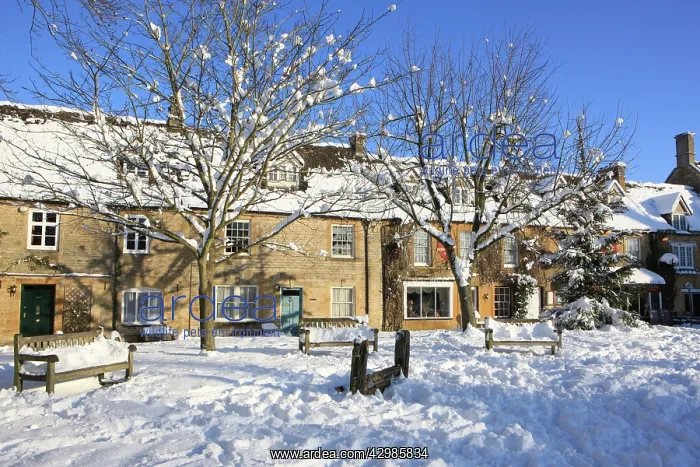: Stow on the Wold - market square covered in snow : Stow on the Wold - market square covered in snow
