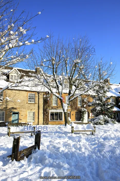 : Stow on the Wold - market square covered in snow : Stow on the Wold - market square covered in snow