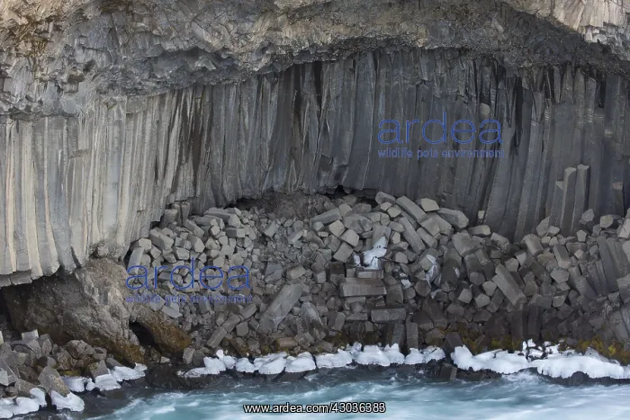 : Structures in basalt stones at river Skjalfandafljot : Structures in basalt stones at river Skjalfandafljot