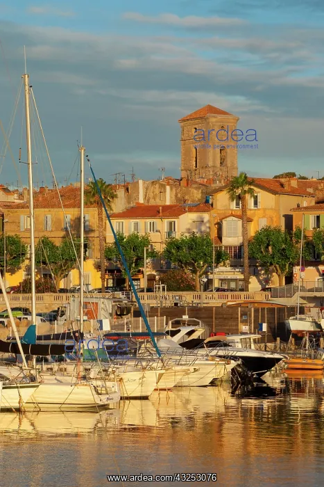 : Sunrise over the harbor of La Ciotat with : Sunrise over the harbor of La Ciotat with