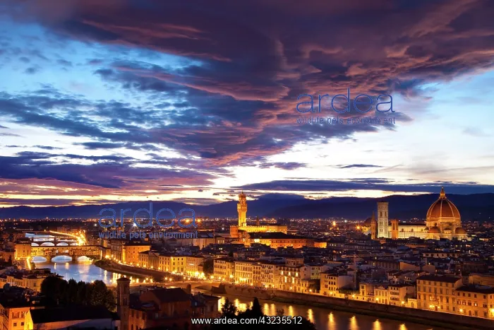 : Sunset over River Arno and renaissance town : Sunset over River Arno and renaissance town