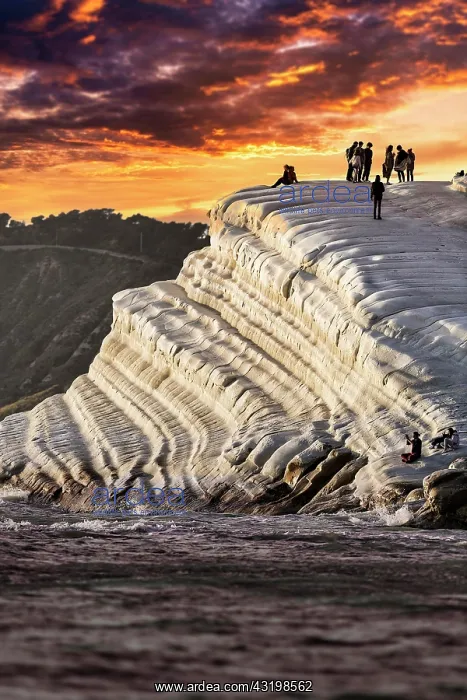 : Sunset on rocky coast, chalk cliffs Scala dei Turchi : Sunset on rocky coast, chalk cliffs Scala dei Turchi