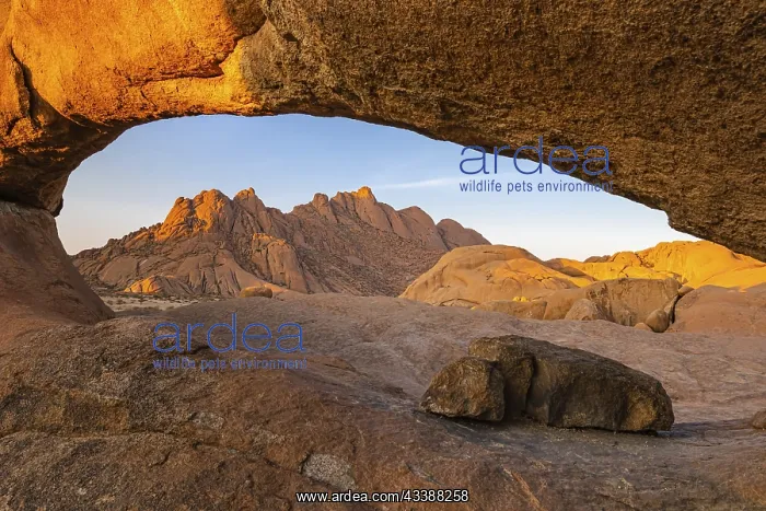 : Sunset at the Spitzkoppe in Namibia, Bogenfelsen : Sunset at the Spitzkoppe in Namibia, Bogenfelsen