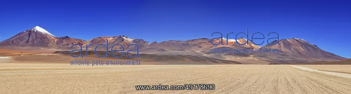 : Sweeping panoramic views of a series of mountains : Sweeping panoramic views of a series of mountains