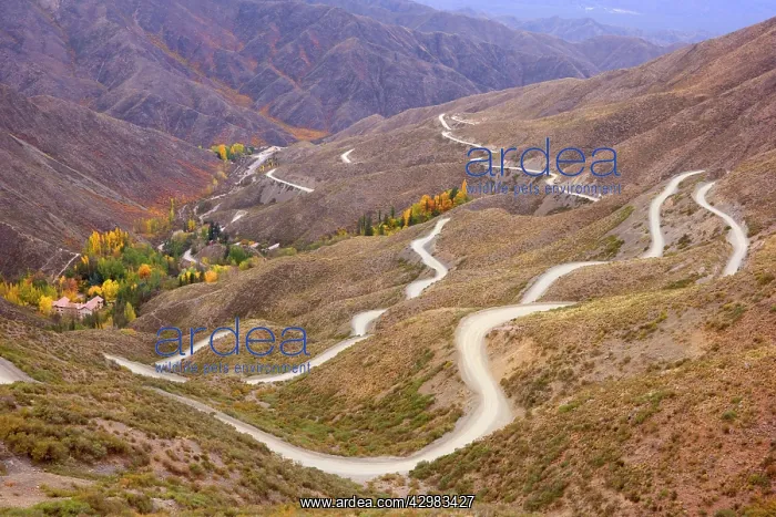  : Switchback Road - a gravel road called Caracoles
