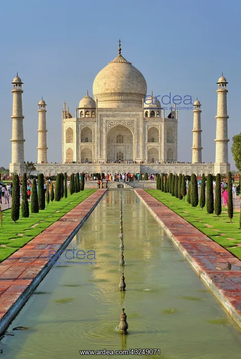 : Taj Mahal, a mausoleum located in Agra : Taj Mahal, a mausoleum located in Agra