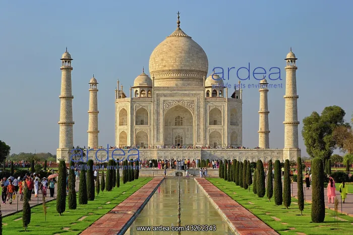 : Taj Mahal, a mausoleum located in Agra : Taj Mahal, a mausoleum located in Agra