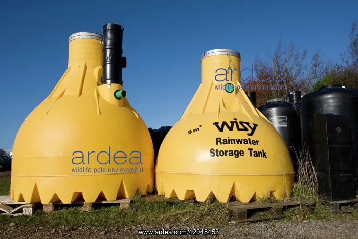 : Tanks - Large yellow plastic Wisy rainwater storage tank : Tanks - Large yellow plastic Wisy rainwater storage tank