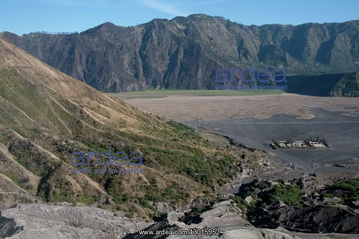  : Temple in sea of sand at base of Mount Batok