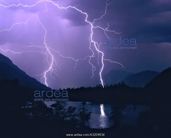  : Thunderstorm and lightning, Loisach valley, Lake