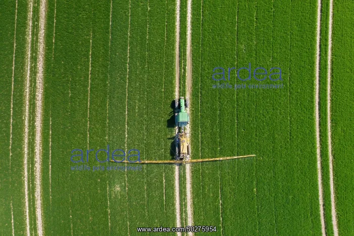  : Tractor manure