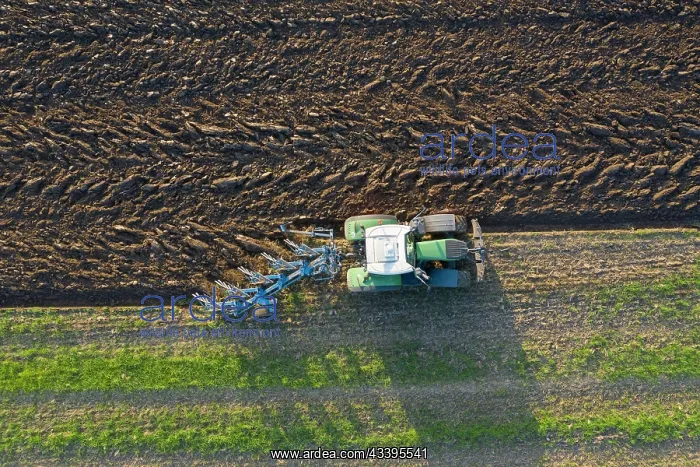 : Tractor plow : Tractor plow