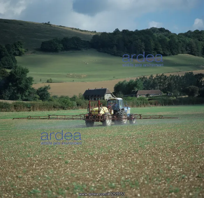 : Tractor and sprayer : Tractor and sprayer