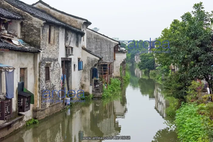 : Traditional houses along the Grand Canal, Shaoxing : Traditional houses along the Grand Canal, Shaoxing