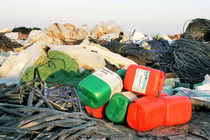  : Trash - Guadalquivir delta - Spain