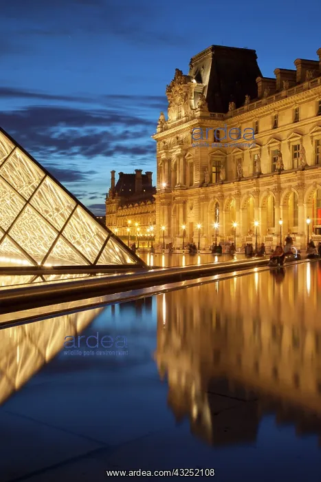 : Twilight in the courtyard of Musee du Louvre : Twilight in the courtyard of Musee du Louvre