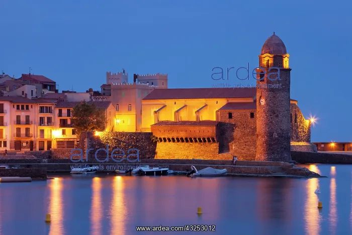: Twilight over Eglise Notre Dame des Anges : Twilight over Eglise Notre Dame des Anges