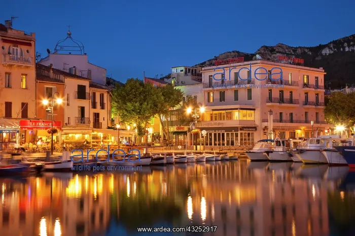 : Twilight over the harbor town of Cassis : Twilight over the harbor town of Cassis