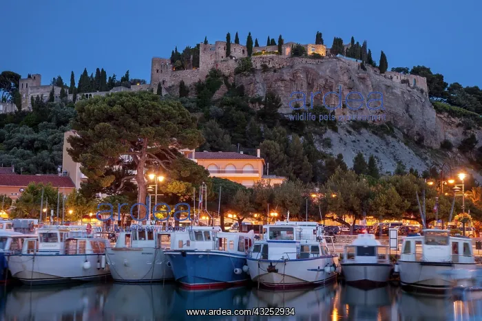 : Twilight over the harbor town of Cassis : Twilight over the harbor town of Cassis