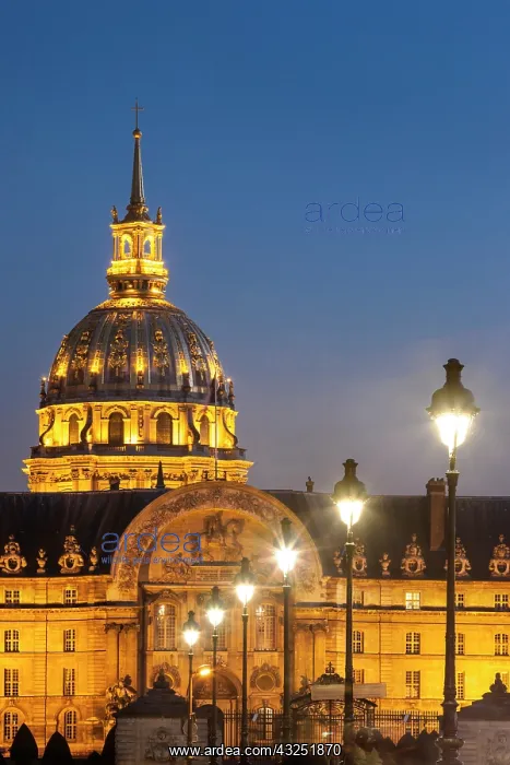 : Twilight at Hotel les Invalides, veterans : Twilight at Hotel les Invalides, veterans
