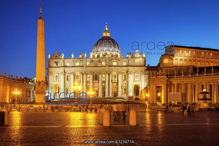 : Twilight at St. Peter's Basilica, Vatican : Twilight at St. Peter's Basilica, Vatican