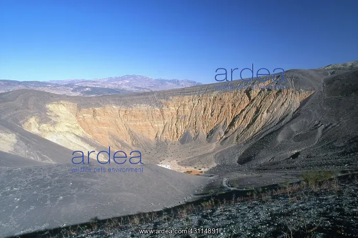: Ubehebe Crater, California : Ubehebe Crater, California