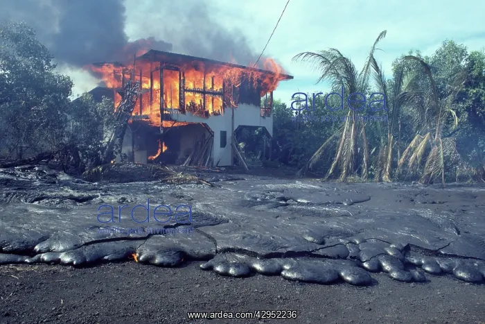 : USA - Hawaii - Big Island - Eruption of the Pu'u : USA - Hawaii - Big Island - Eruption of the Pu'u