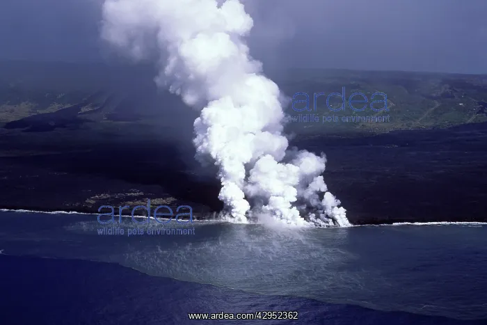 : USA - Hawaii - Big Island - Eruption of the Pu'u : USA - Hawaii - Big Island - Eruption of the Pu'u