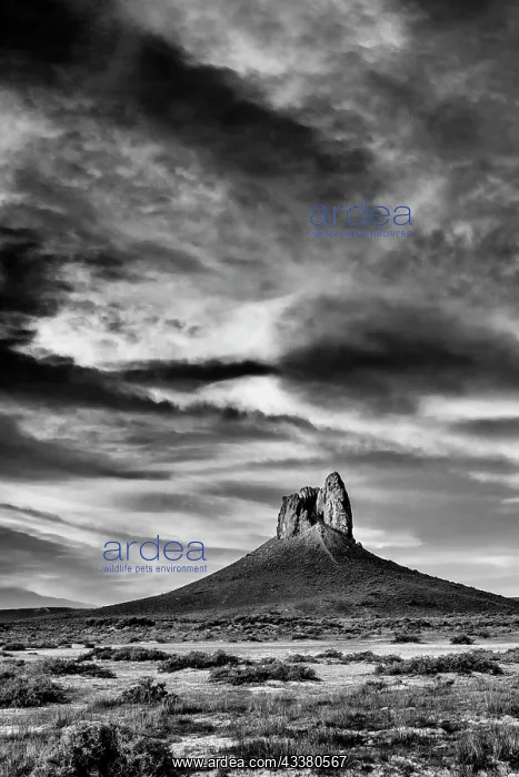 : USA, Wyoming. The Boars Tusk, Red Desert : USA, Wyoming. The Boars Tusk, Red Desert