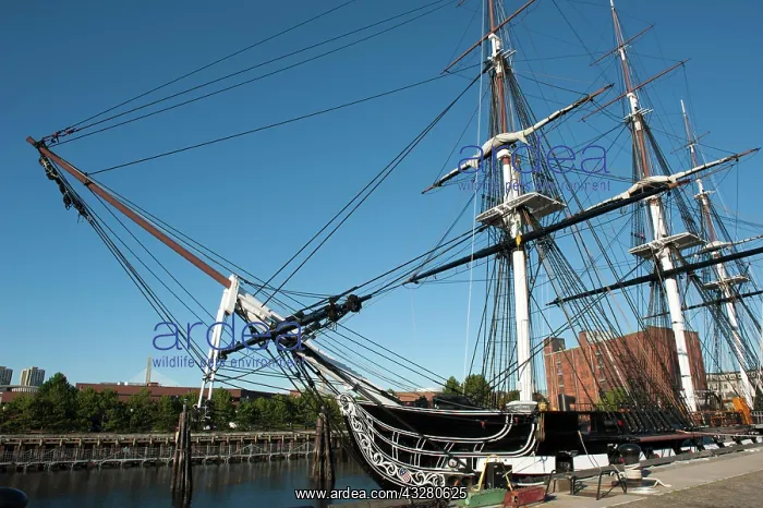 : USS Constitution, museum ship, bow, masts, rigging : USS Constitution, museum ship, bow, masts, rigging