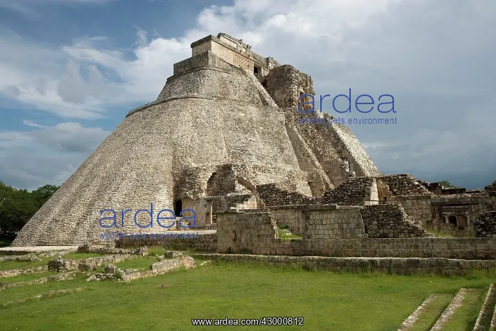: Uxmal Mayan Ruins : Uxmal Mayan Ruins