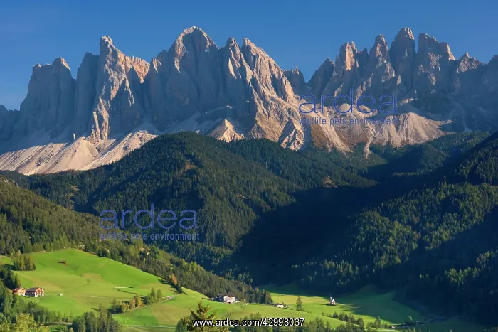 : Val de Funes - panoramamic view from above the : Val de Funes - panoramamic view from above the