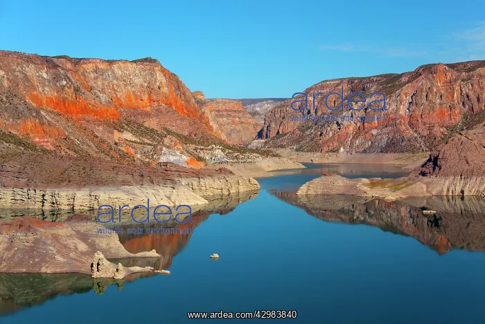 : Valle Grande Dam - turqoise coulured water of the : Valle Grande Dam - turqoise coulured water of the
