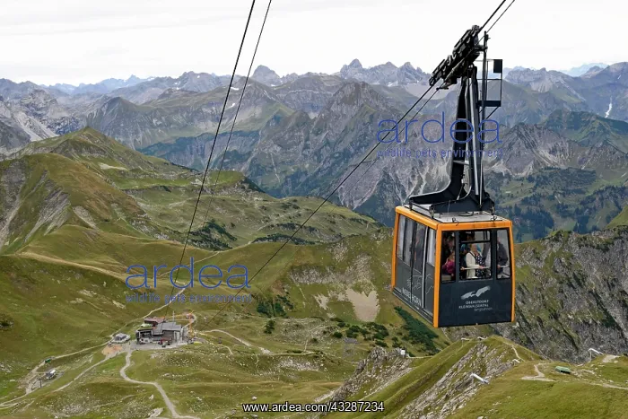 : View of the Allgau Alps and the cabin of the summit : View of the Allgau Alps and the cabin of the summit
