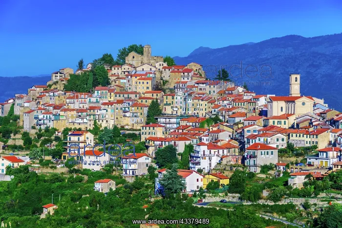 : View of Bajardo in the Province of Imperia, Liguria : View of Bajardo in the Province of Imperia, Liguria