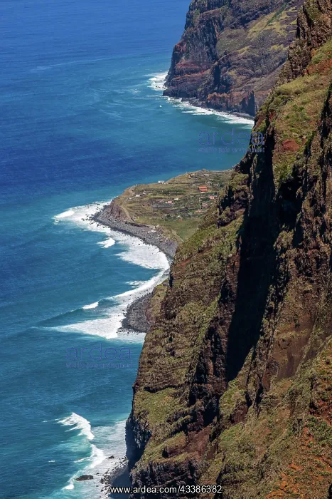 : View of the cliffs from the Miradouro da Boa Morte : View of the cliffs from the Miradouro da Boa Morte
