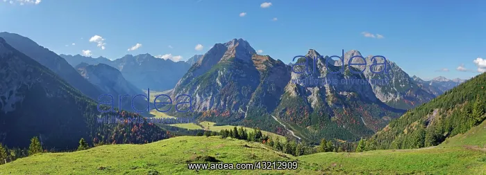 : View to Eng Alm and Groier Ahornboden, Hasentalalm : View to Eng Alm and Groier Ahornboden, Hasentalalm