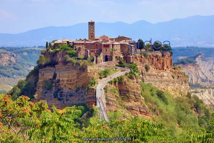 : View of the hilltop village of Civita di Bagnoregio : View of the hilltop village of Civita di Bagnoregio