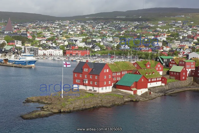 : View of the parliament on the Tinganes peninsula : View of the parliament on the Tinganes peninsula