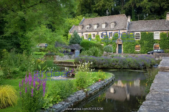 : View of River Coln and Swan Hotel, the Cotswolds : View of River Coln and Swan Hotel, the Cotswolds