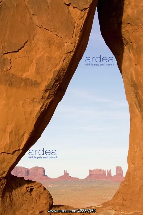 : View through Teardrop Arch of the sandstone buttes : View through Teardrop Arch of the sandstone buttes