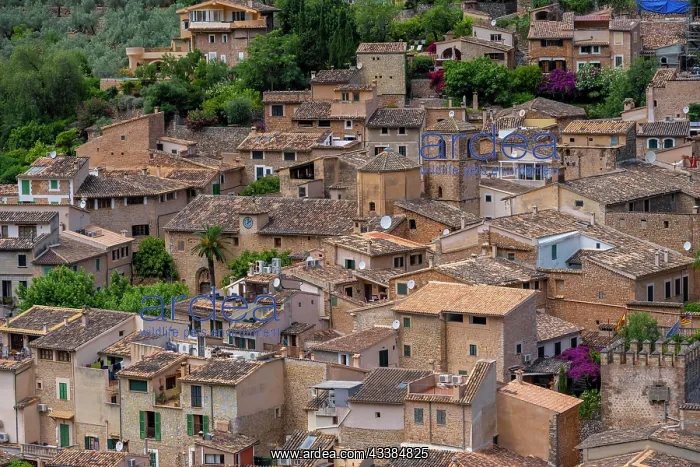: View of typical houses of the mountain village Fornalutx wit : View of typical houses of the mountain village Fornalutx wit
