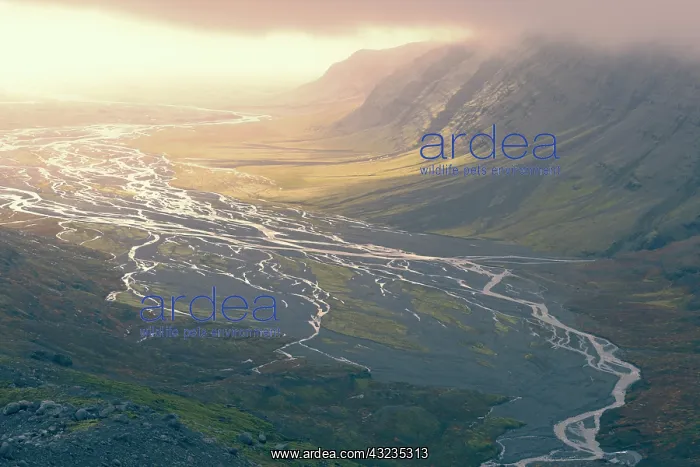 : Water outlet from the Skalafelljokul Glacier : Water outlet from the Skalafelljokul Glacier