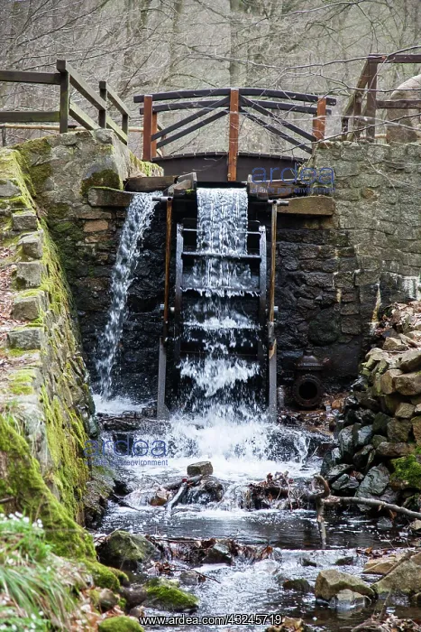 : Water wheel in the Bad Suderode spa gardens : Water wheel in the Bad Suderode spa gardens