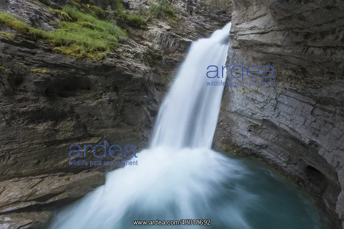  : Waterfall