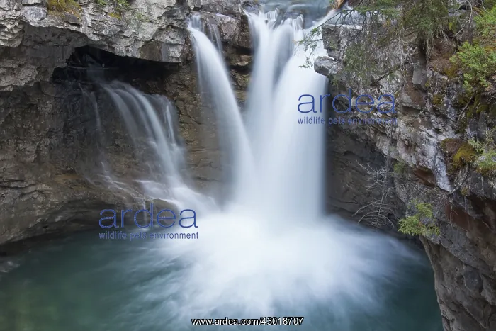  : Waterfall
