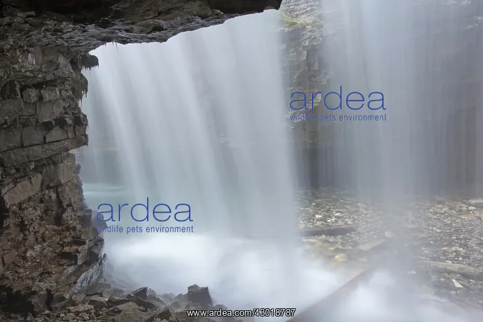  : Waterfall