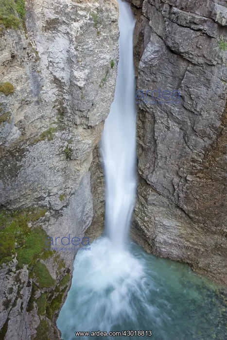  : Waterfall