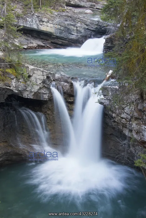  : Waterfall