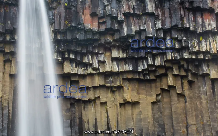 : Waterfall over a basaltformation : Waterfall over a basaltformation